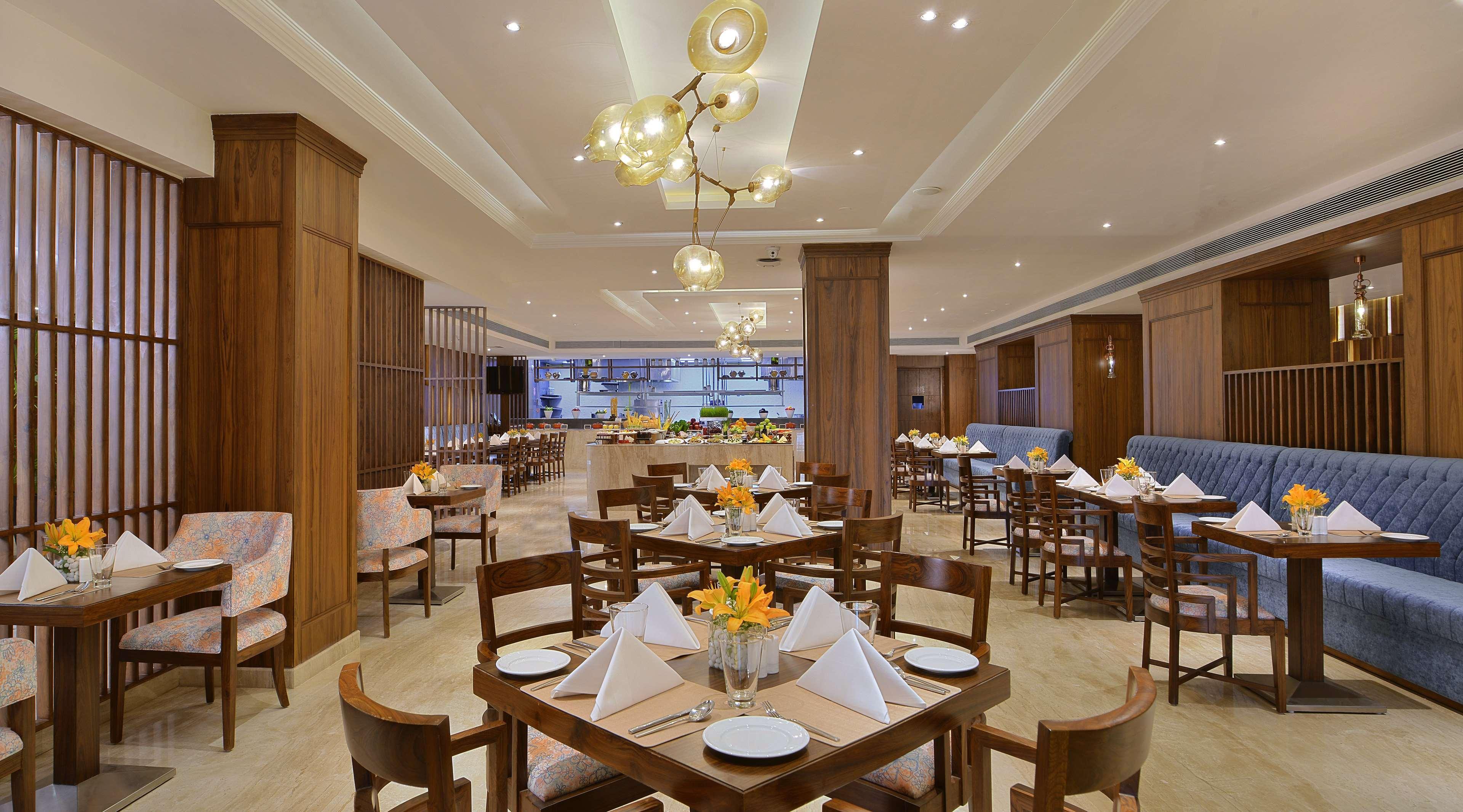 Radisson Chandigarh Zirakpur Exterior photo The restaurant at the hotel