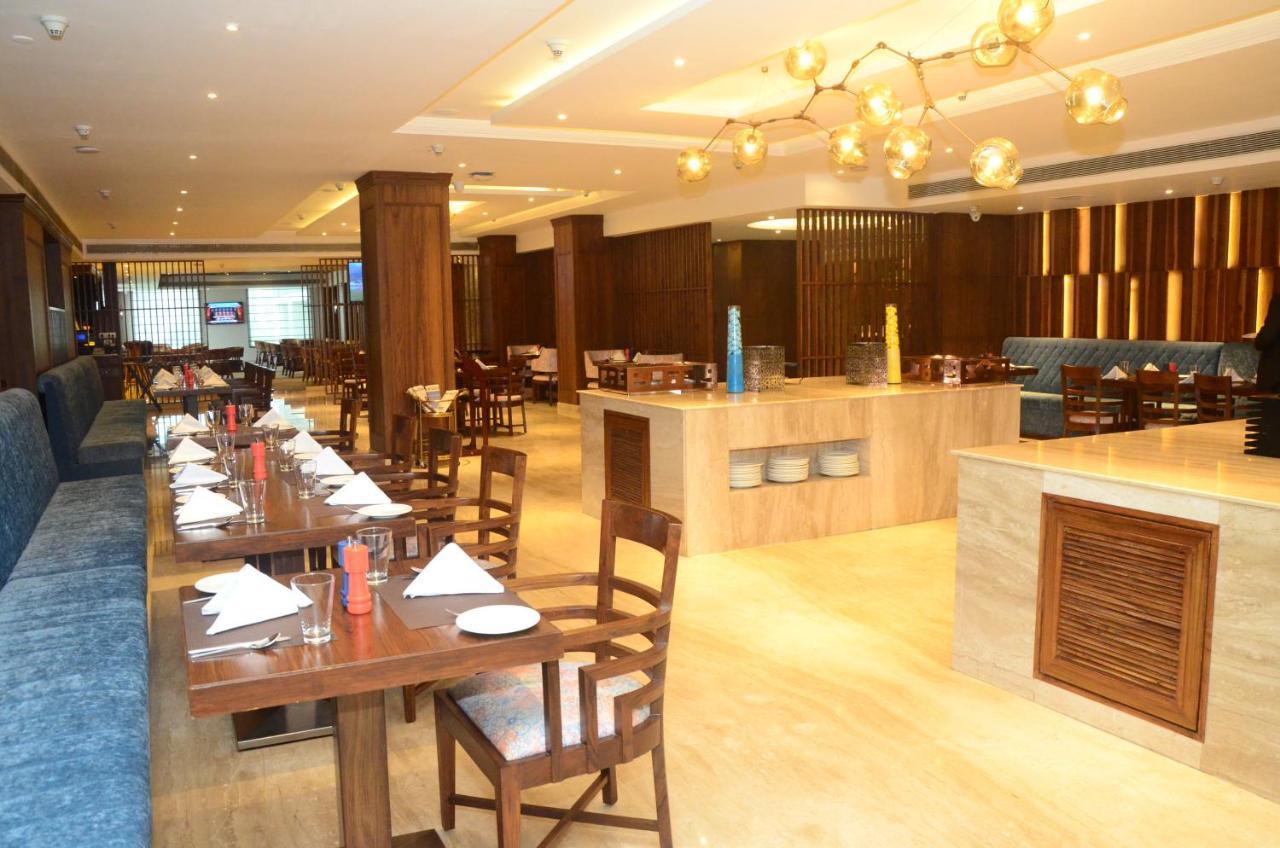 Radisson Chandigarh Zirakpur Exterior photo The restaurant at the hotel